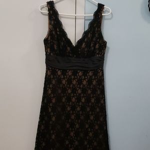 Laced sleeveless cocktail dress